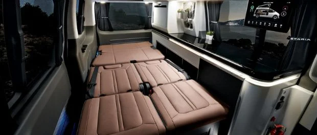 Hyundai Staria Lounge vs VW California interior